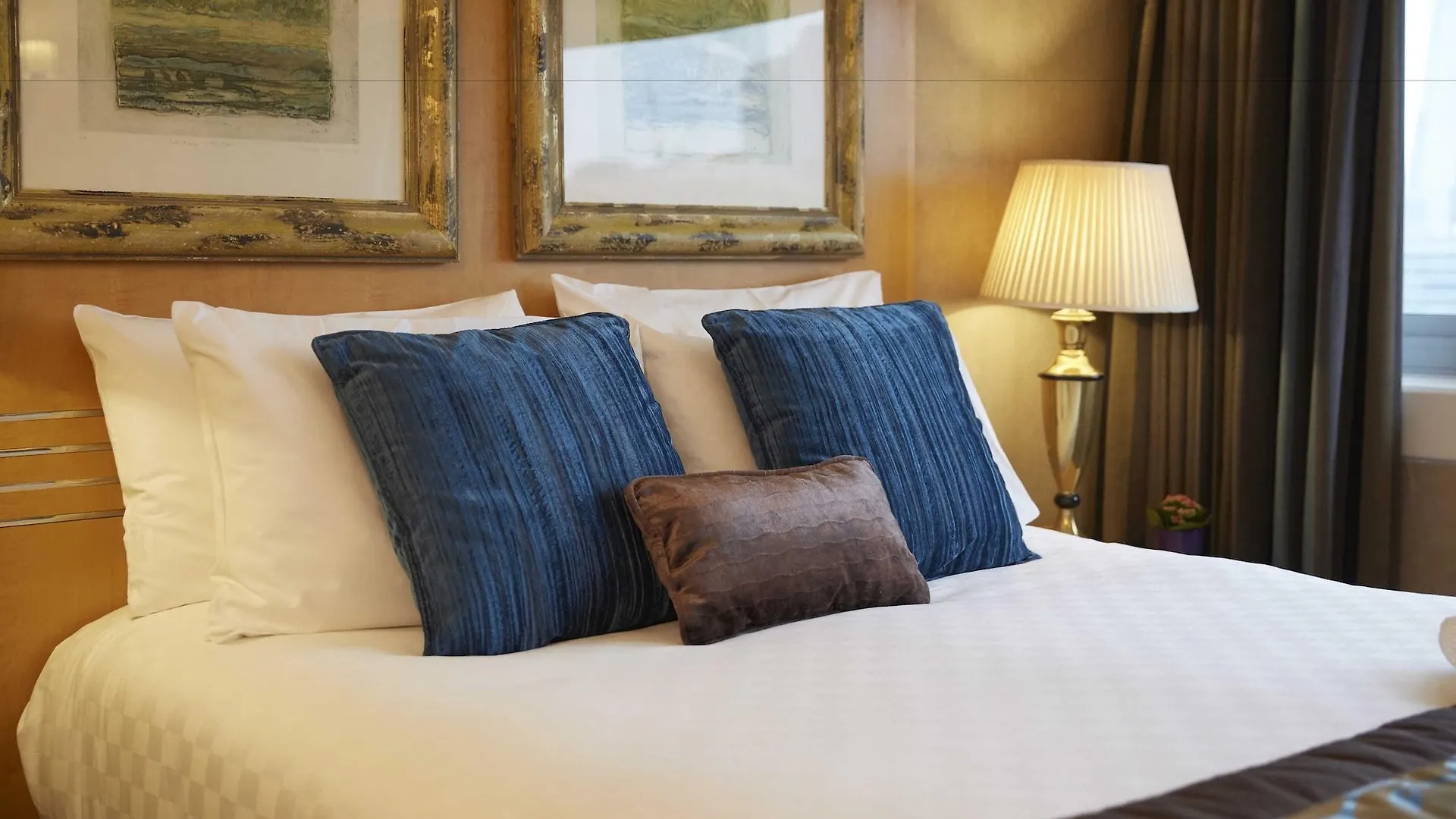 The Tower Hotel, By Thistle London 4*,  United Kingdom